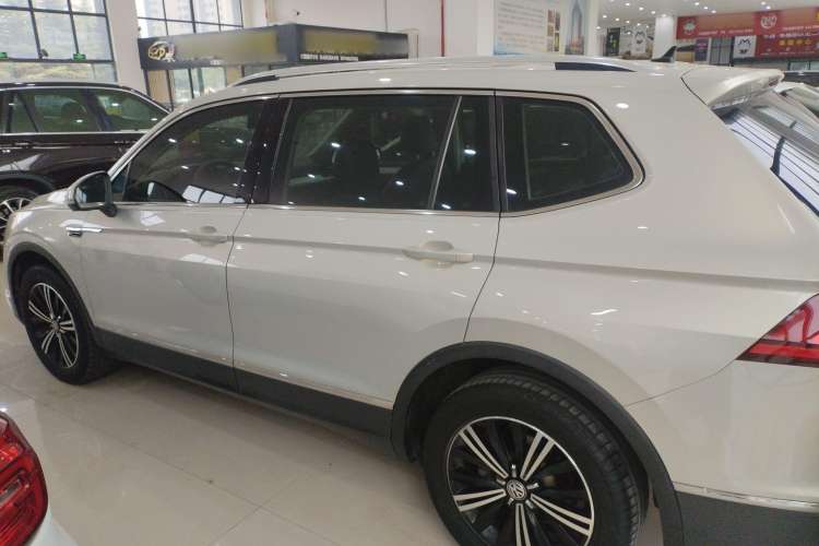 Used Volkswagen Tiguan L 2019 330TSI Automatic Two-Wheel Drive Panoramic Comfort Edition China V Standard
