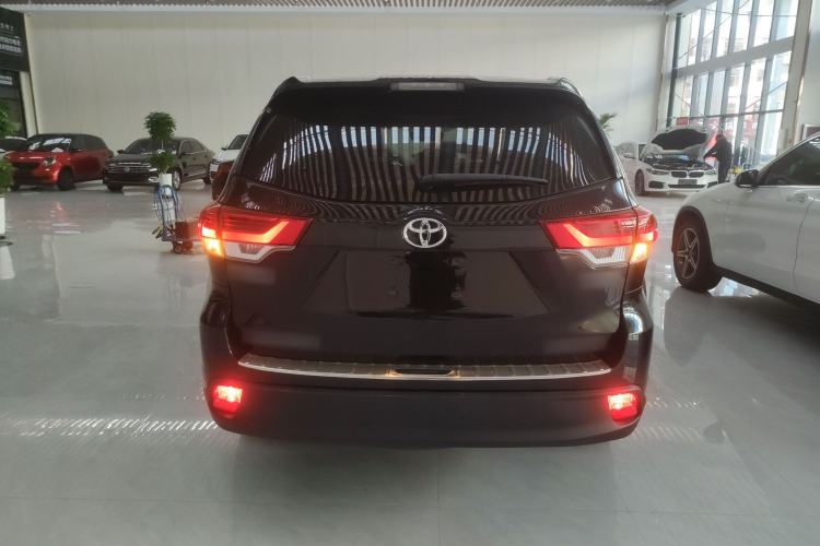 Used Toyota Highlander 2018 2.0T Four-Wheel Drive Luxury Version 7 Seats China VI Standard
