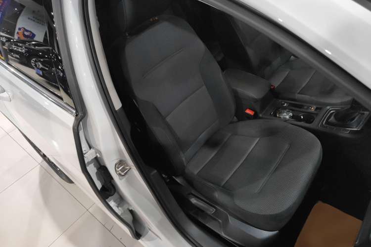 Used Volkswagen Golf 2018 230TSI Automatic Comfort Model
