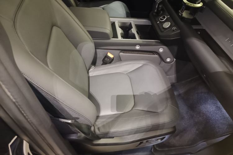 Used Land Rover Defender 2025 110 3.0T P400 – Dynamic HSE
