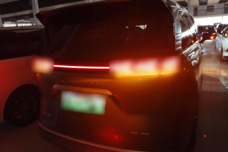 Used Denza D9 2022 DM-i 970 Four-Wheel Drive Flagship Model
