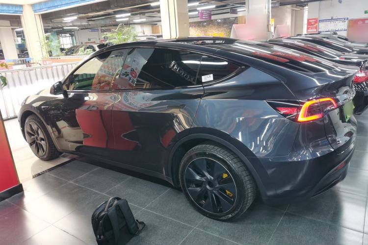 Used Tesla Model Y 2024 Long-Range All-Wheel-Drive Version
