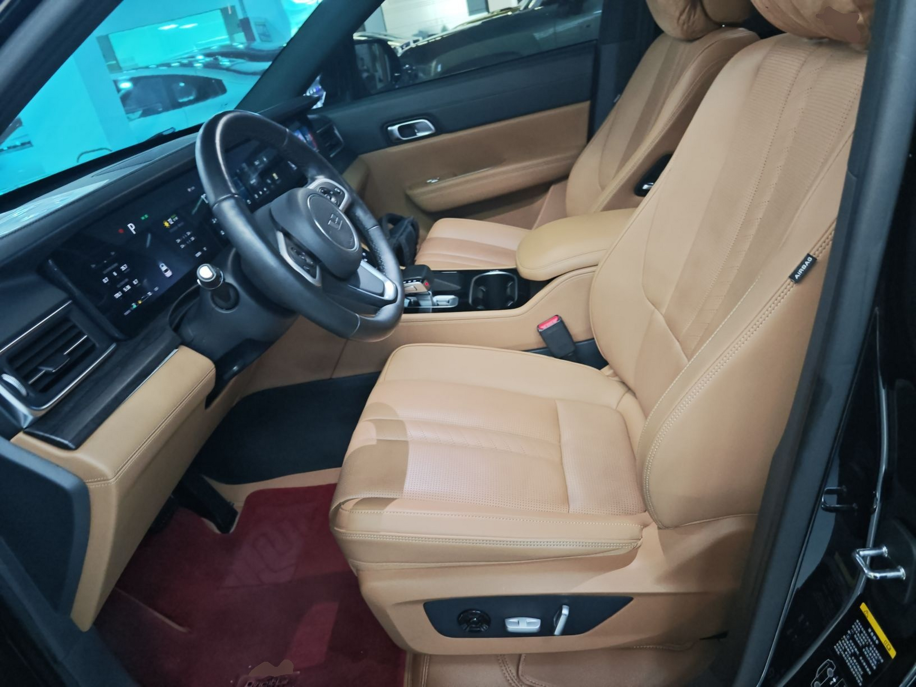 المقاعد الأمامية داخل السيارة