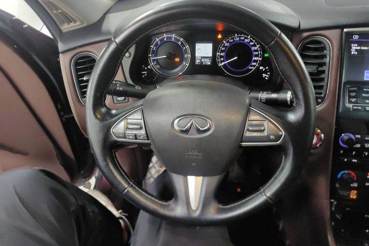 Used Infiniti QX50 2015 2.5L Luxury Edition
