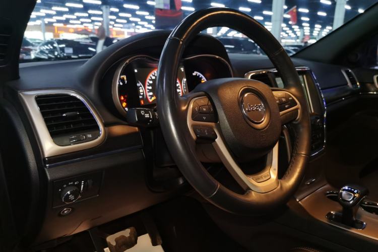 Used  Grand Cherokee 2014 3.0L Comfort Navigation Edition
