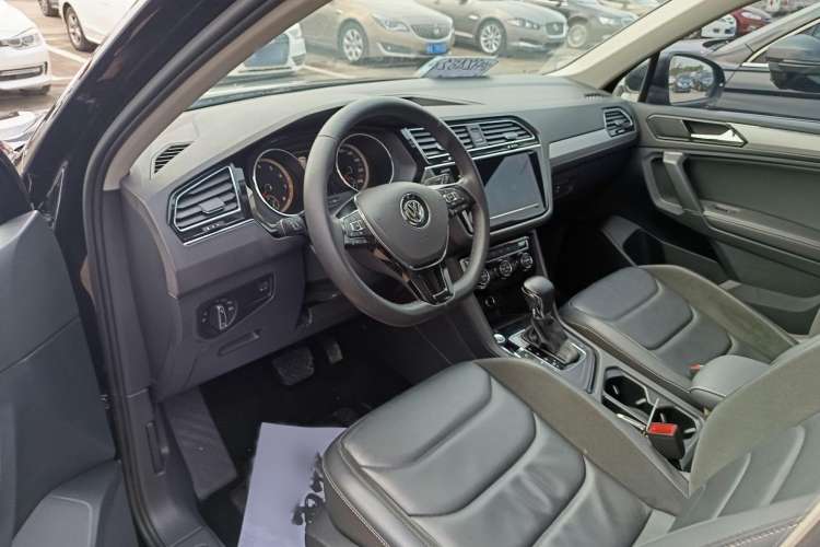 Used Volkswagen Tiguan L 2019 330TSI Automatic Two-Wheel Drive Panoramic Comfort Edition China VI Standard
