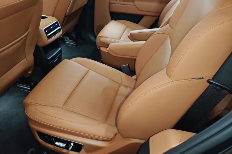 Used Li Auto L8 2023 Pro Model
