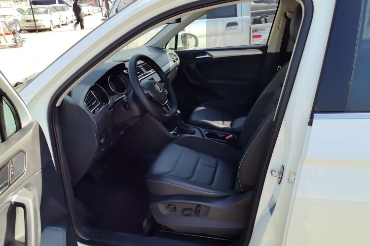 Used Volkswagen Tiguan L 2019 Updated Version 330TSI Automatic Two-Wheel Drive Panoramic Comfort Edition China VI Standard
