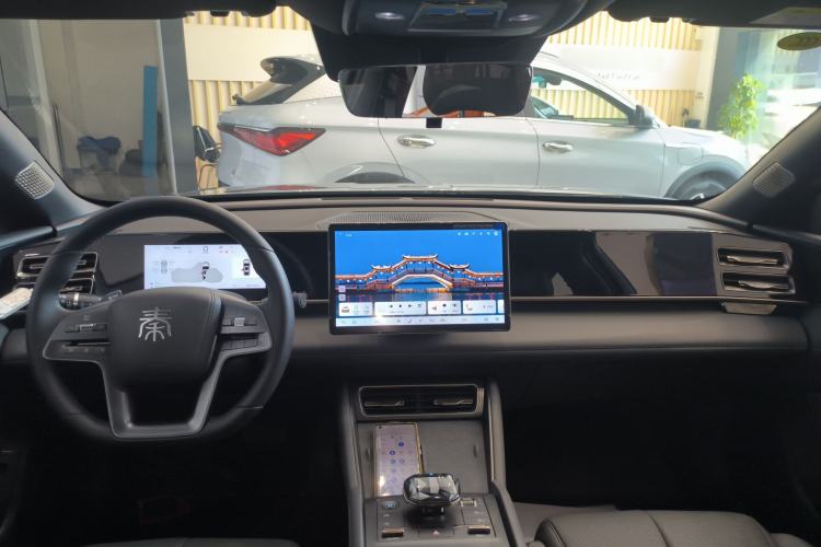 Used BYD Qin L 2025 DM-i Smart Drive 120KM Superior Model
