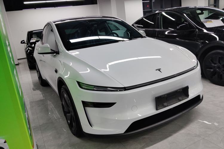 Used Tesla Model Y 2025 Long-Range All-Wheel-Drive Version