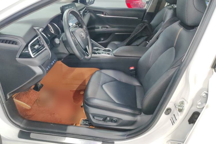 Used Toyota Camry 2021 2.0G Luxury Edition
