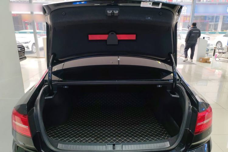 Used Volkswagen Magotan 2018 330TSI DSG Luxury Model
