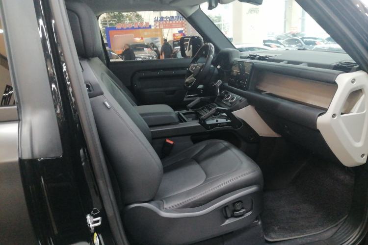 Used Land Rover Defender 2023 Facelift 90 3.0T P400 XS
