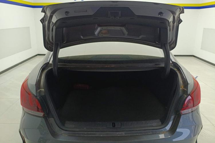 Used MG 5 2021 180 DVVT CVT Youth Luxury Edition
