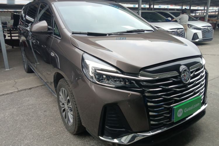 Used Buick GL8 2023 Facelifted Land Cruiser Executive Luxury Version
