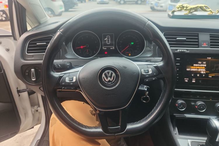 Used Volkswagen Golf 2020 200TSI DSG Comfortable and Ambitious Edition