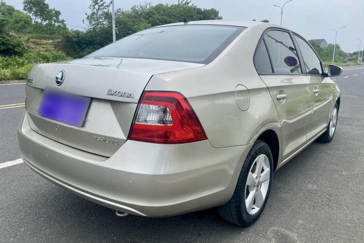 Used Skoda Rapid 2013 1.6L Automatic Smart Selection Model
