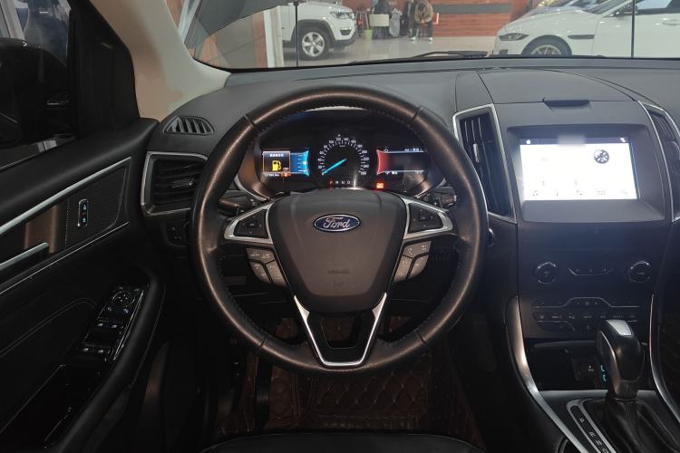 Used Ford Edge 2016 EcoBoost 245 Two-Wheel-Drive Titanium 7-Seater
