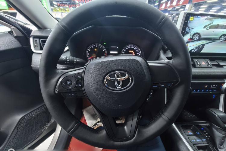 Used Toyota Wildlander 2020 2.0L CVT Two-Wheel Drive Leading Edition
