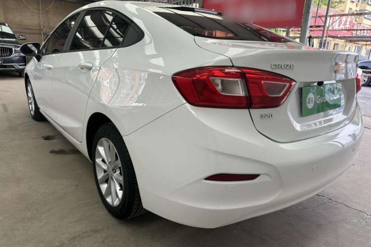 Used Chevrolet Cruze 2018 320 Automatic Pioneer Sunroof Edition
