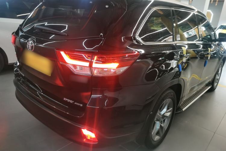 Used Toyota Highlander 2018 2.0T Four-Wheel Drive Prestige Version 7 Seats China VI Standard
