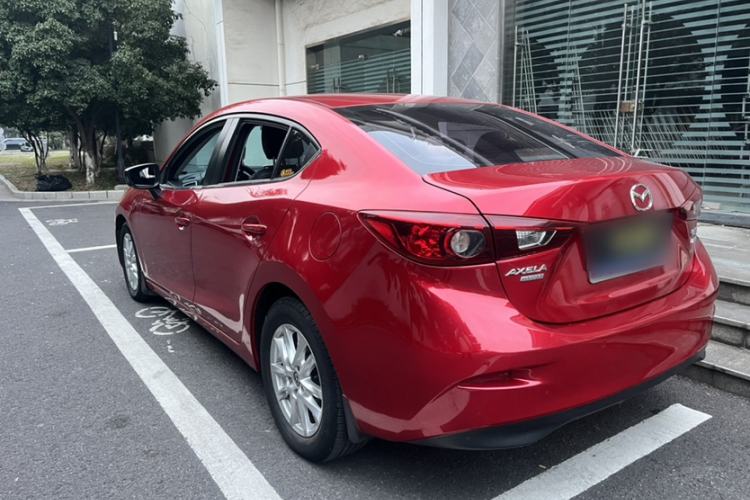 Used Mazda Mazda 3 Axela 2016 Sedan 1.5L Automatic Luxury Model