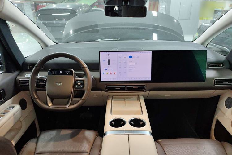 Used Li Auto MEGA 2024 Ultra Model
