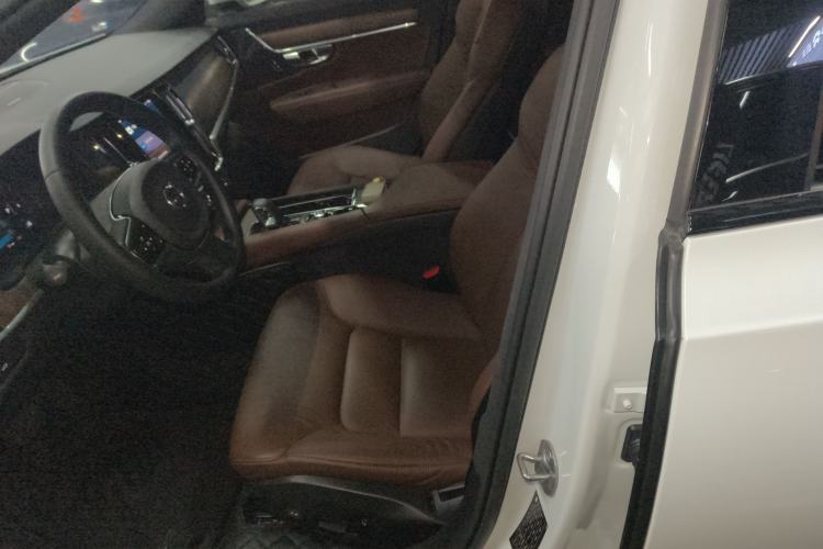 Used Volvo V90 2023 Cross Country B5 AWD Smart Range Edition