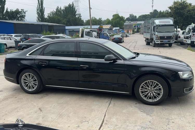 Used Audi A8 2014 A8L 45 TFSI quattro Comfort model
