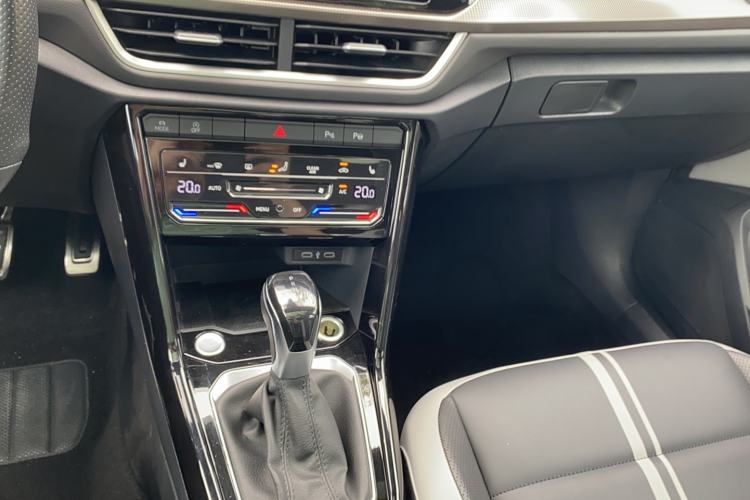 Used Volkswagen T-ROC 2023 300TSI DSG Two-Wheel Drive Starlight Edition
