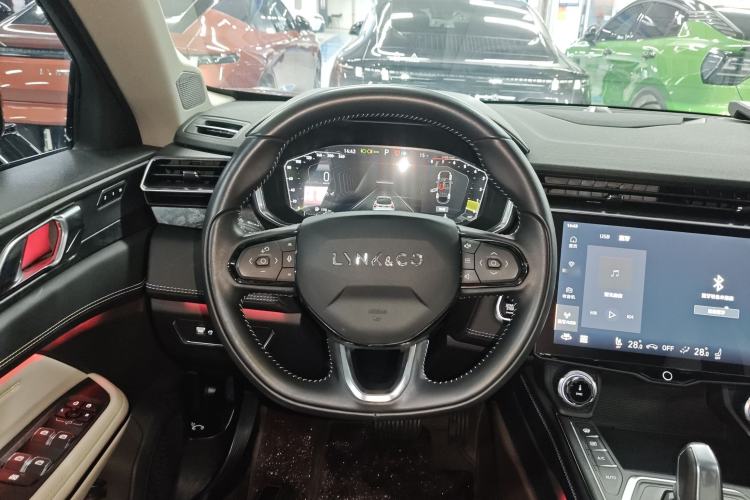 Used Lynk & Co 05 2022 2.0T Two-Wheel Drive Shine Halo
