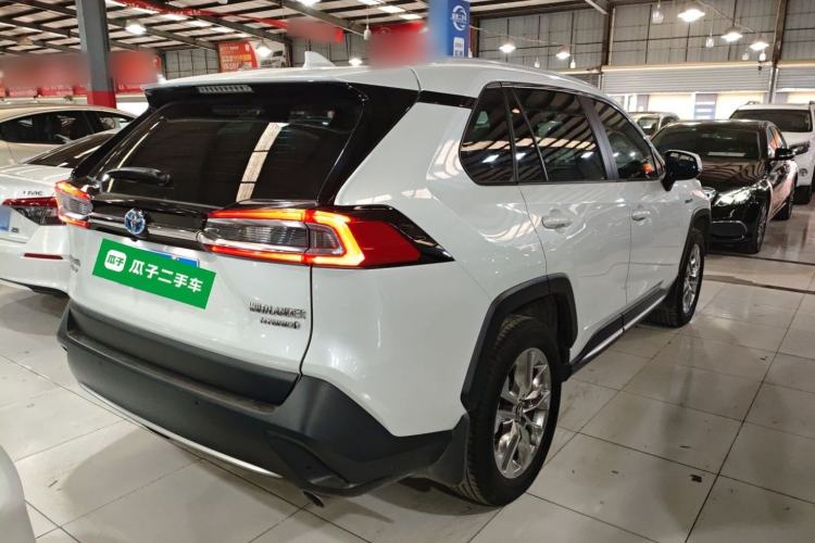 Used Toyota Wildlander 2022 Dual-Motor 2.5L E-CVT 4x4 Luxury PLUS Edition
