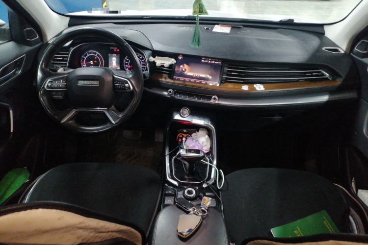 Used Haval H6 2017 Red Label 2.0T Automatic Two-Wheel Drive ZhiShang Model
