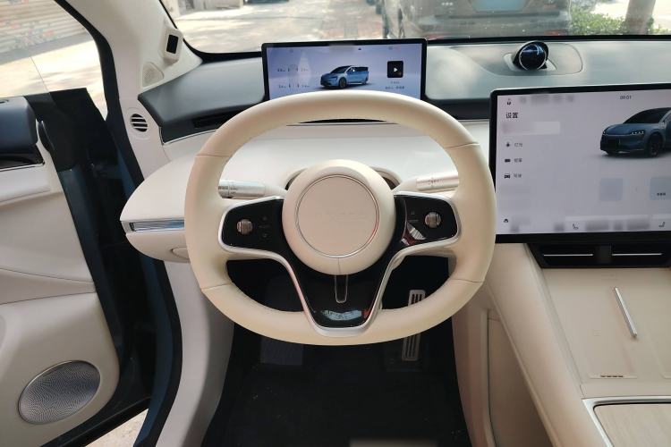 Used Hima Luxeed R7 2024 All-Electric 667 km Max
