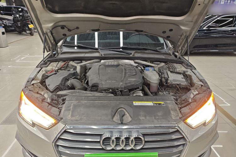 Used Audi A4L 2018 30th Anniversary Edition 40 TFSI Fashion Model
