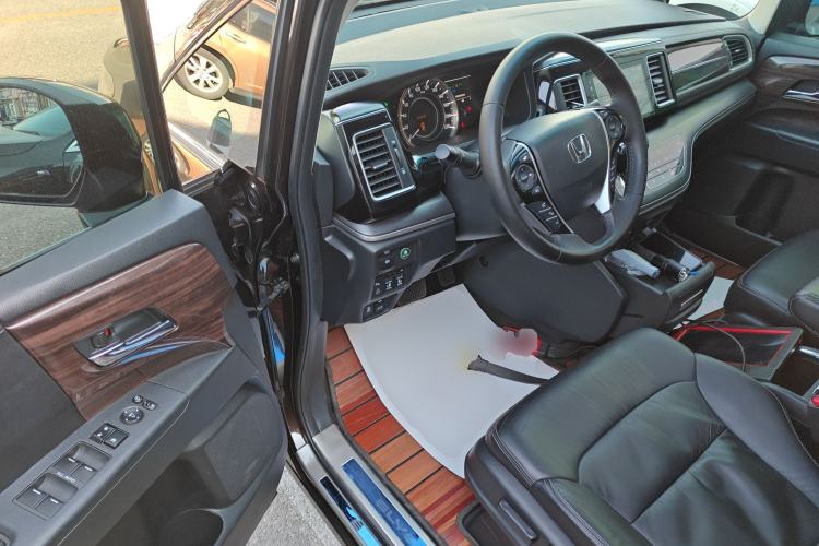 Used Honda Elysion 2016 2.4L Luxury Edition
