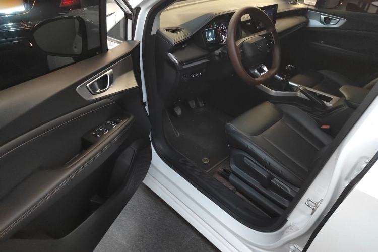 Used Wuling Jiachen 2022 1.5T Manual Comfort & Dynamic Version
