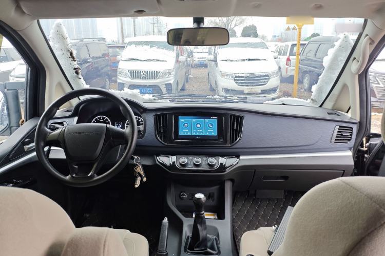 Used FORTHING Lingzhi 2023 M5L 1.6L Base Model 7 Seats
