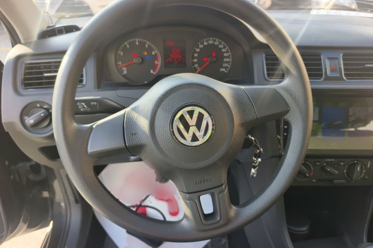 Used Volkswagen Santana 2015 1.6L Manual Fashion Edition
