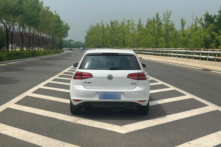 Used Volkswagen Golf 2016 230TSI Automatic Luxury Version
