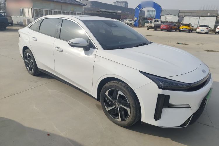 Used  L6 2025 EM-i 140km Starship Edition
