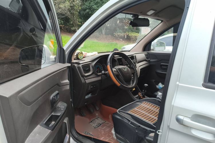 Used Wuling Hongguang V 2019 1.5L Enjoyment Version China VI LAR
