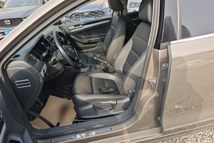 Used Volkswagen Sagitar 2017 230TSI Automatic Comfort Version