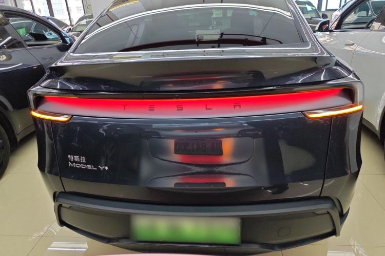 Used Tesla Model Y 2025 Rear-Wheel-Drive Version