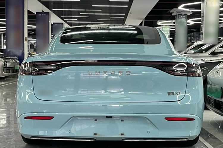 Used Hima Luxeed S7 2025 705 km Pro
