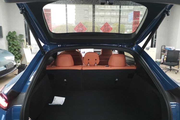 Used ONVO L60 2024 60 kWh Rear-Drive Version