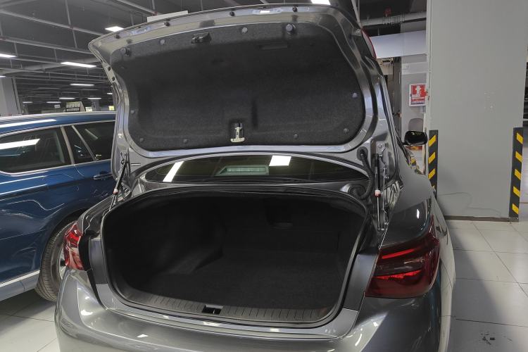 Used Infiniti Q50L 2018 2.0T Enjoyment Version China VI Standard