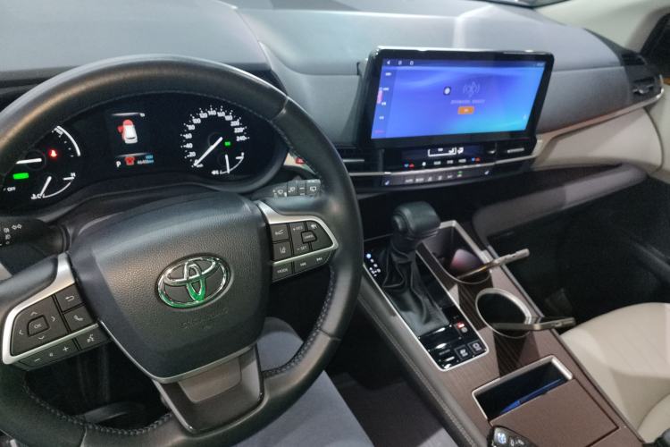 Used Toyota Sienna 2023 2.5L Hybrid Comfort Edition
