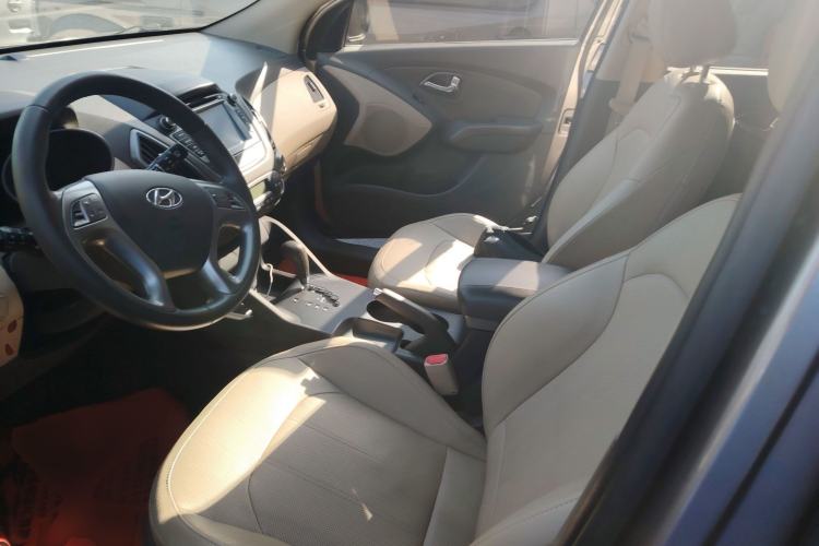 Used Hyundai ix35 2013 2.0L Automatic Two-Wheel Drive Smart GLS China IV Standard