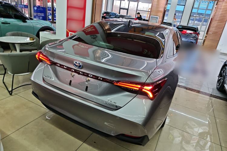 Used Toyota Avalon 2019 Dual-Engine 2.5L XLE Prestige Version China VI Standard